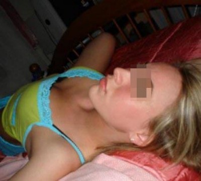 Belle femelle à Uccle pour une fellation profonde