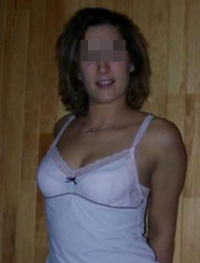 Bonne petite cochonne pour une pipe avalée sur Namur