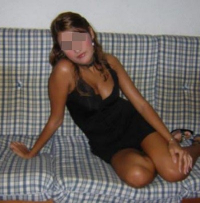 Belle femme veut des bites bien poilues à sucer à Bruxelles