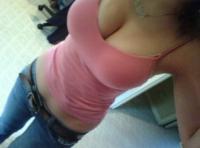 Femme chaude qui aime la pipe sans capote